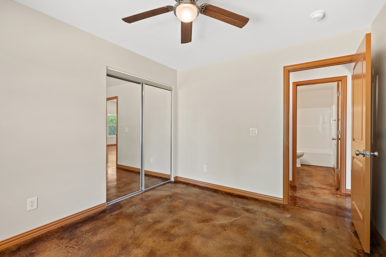 1415 W Mulberry St.