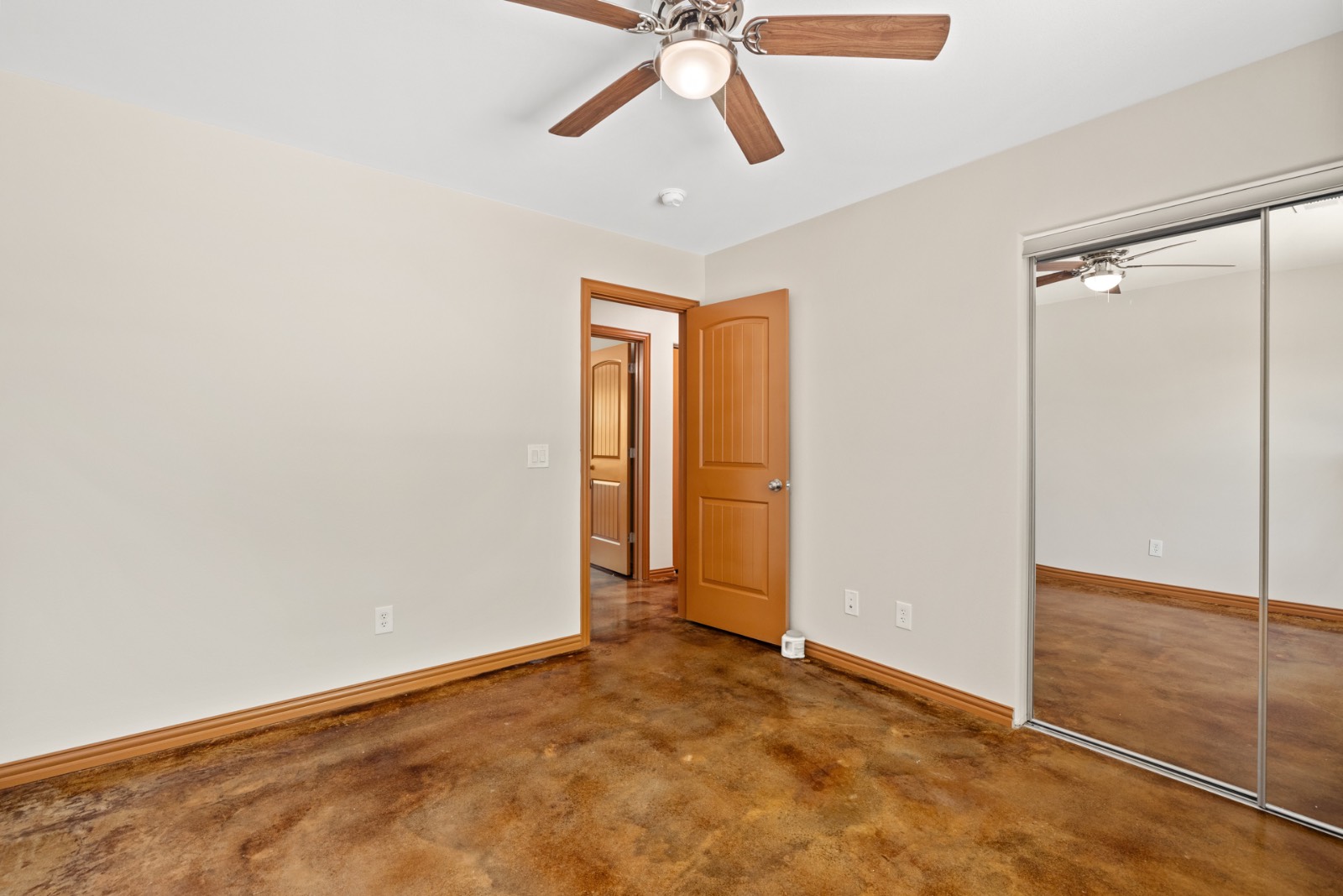 1415 W Mulberry St.