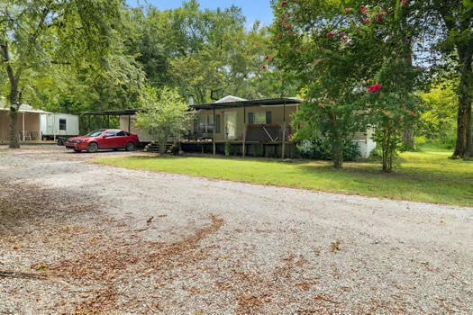 1489 Forest Ln