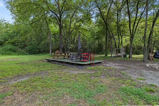1489 Forest Ln