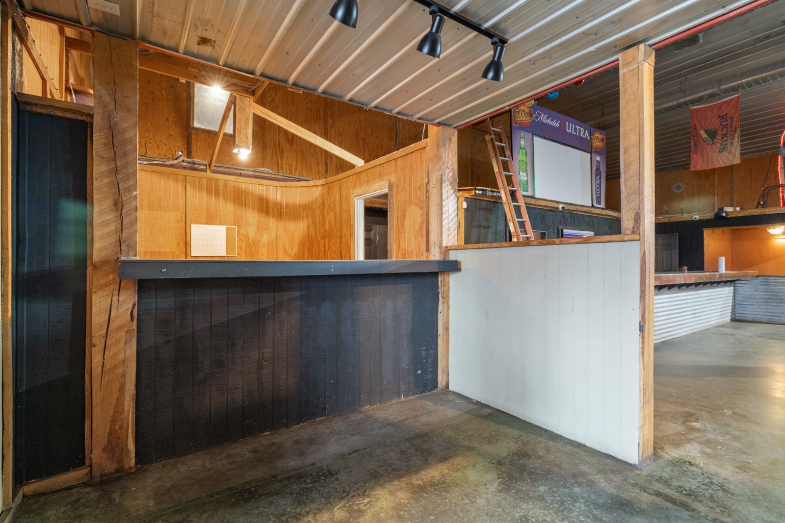 9125 W Highway 70