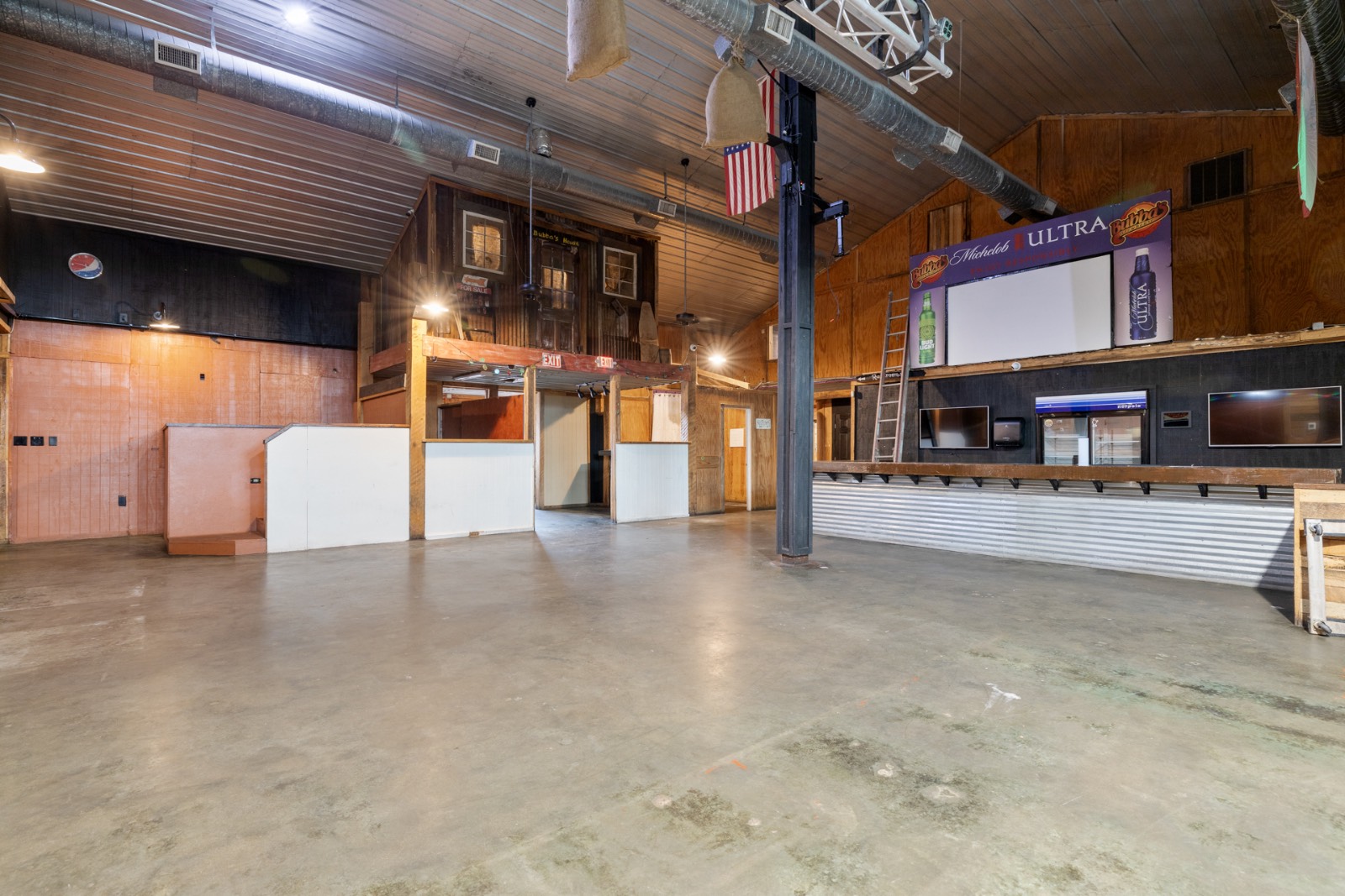 9125 W Highway 70