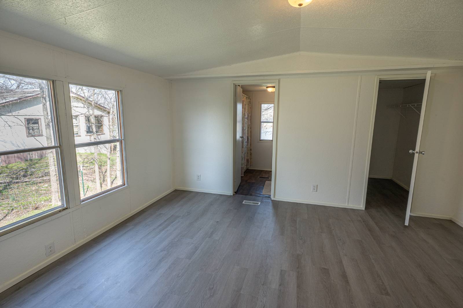 9170 N 439 Rd