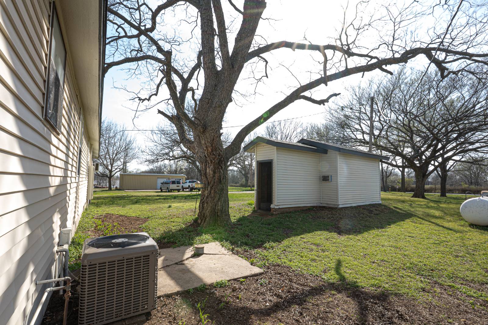 9170 N 439 Rd