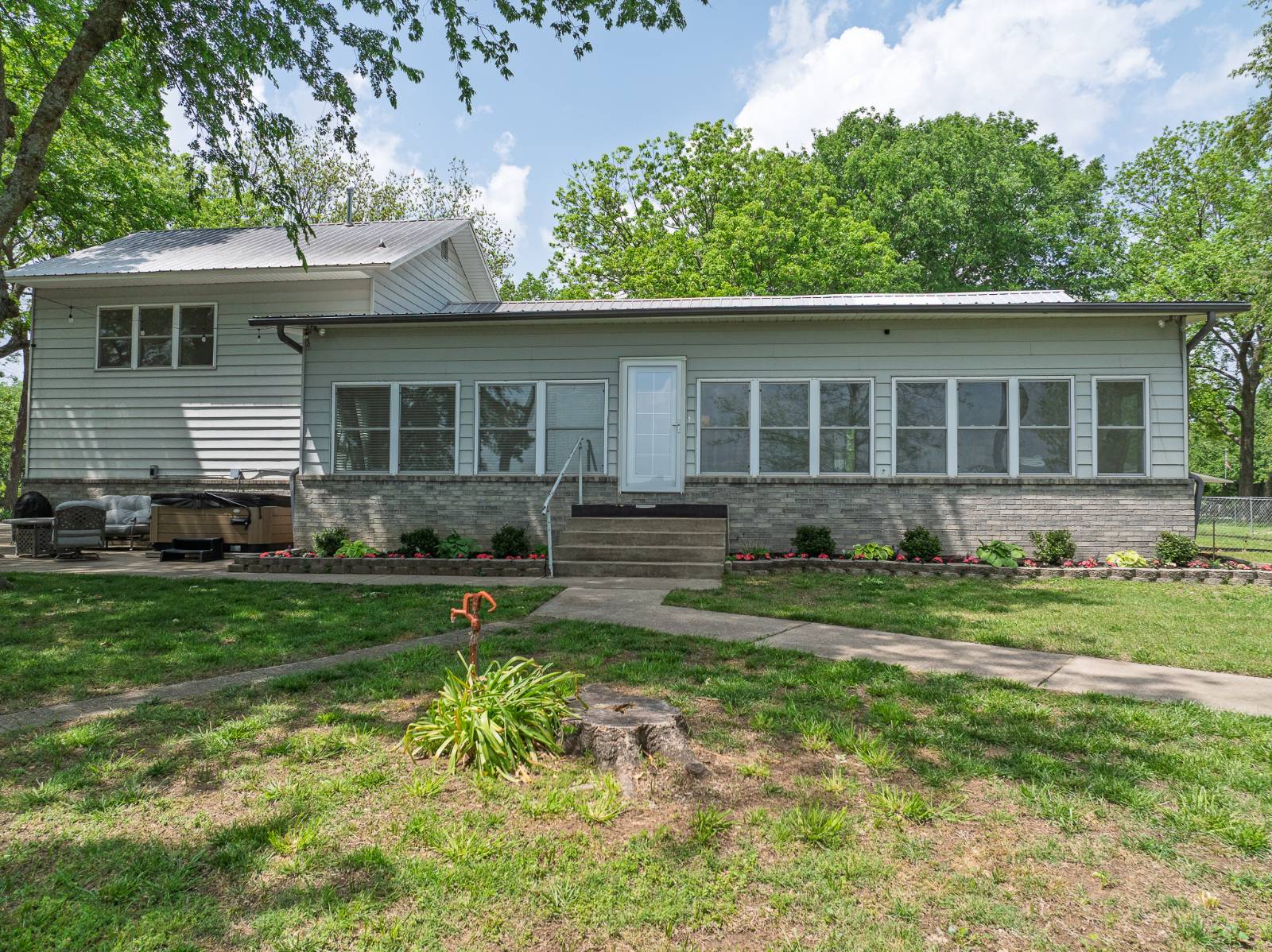 501 Leisure Land PL