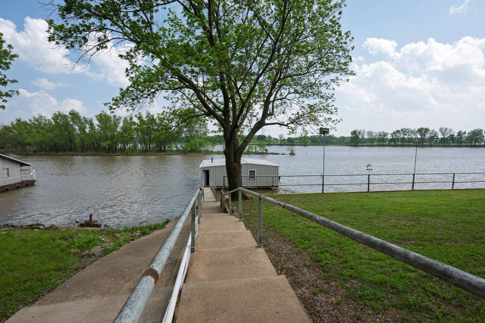 501 Leisure Land PL