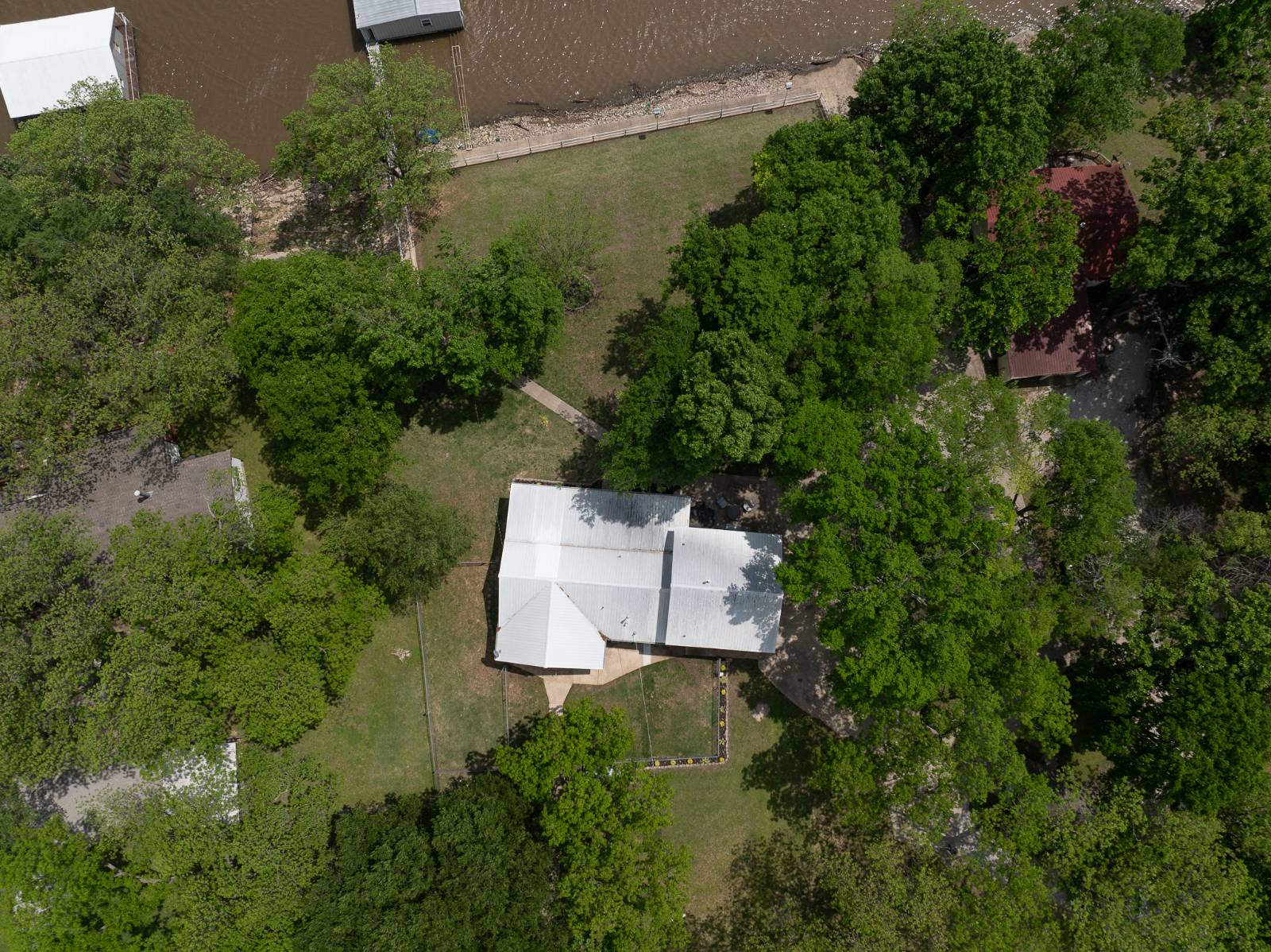 501 Leisure Land PL