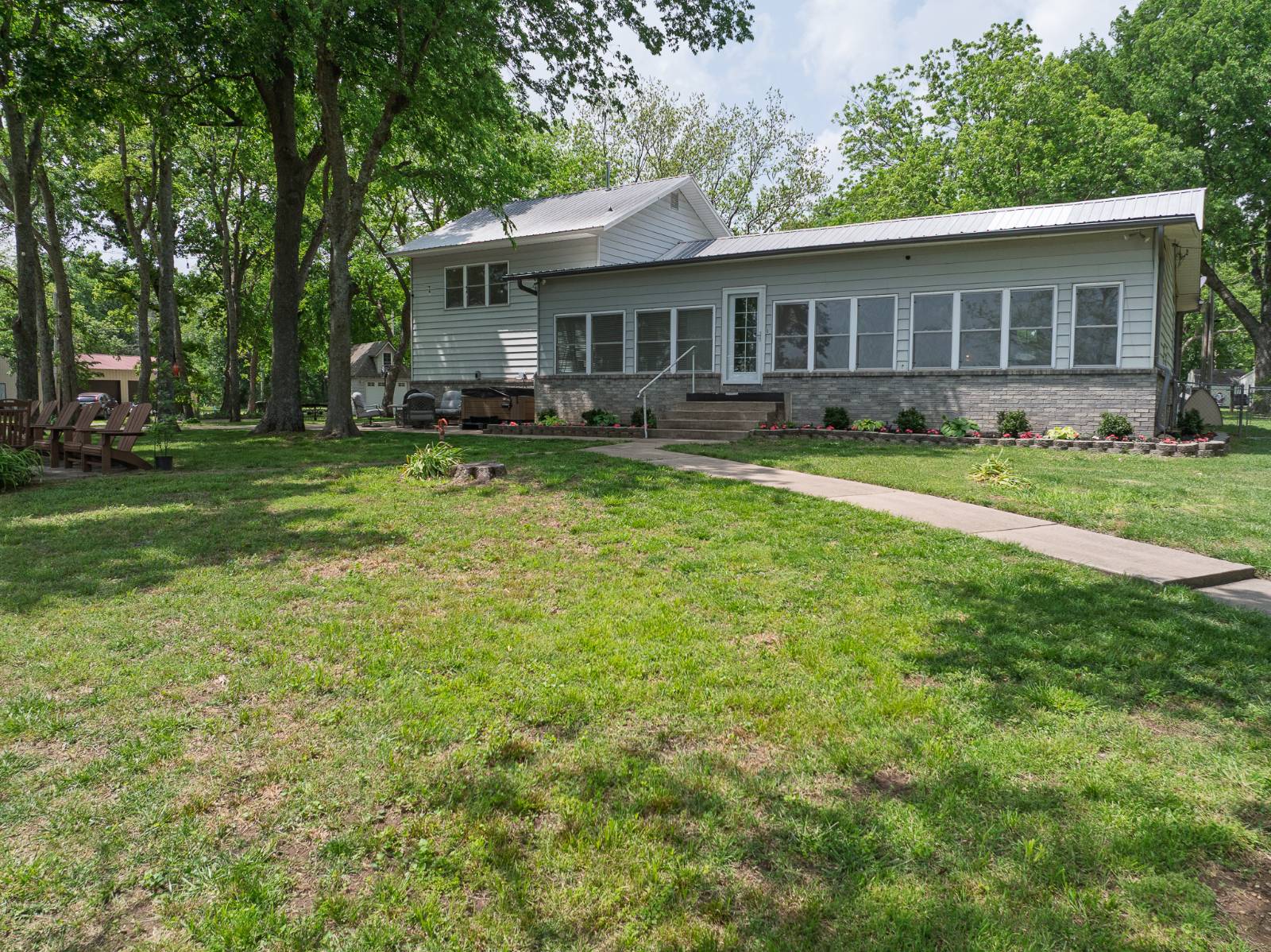 501 Leisure Land PL
