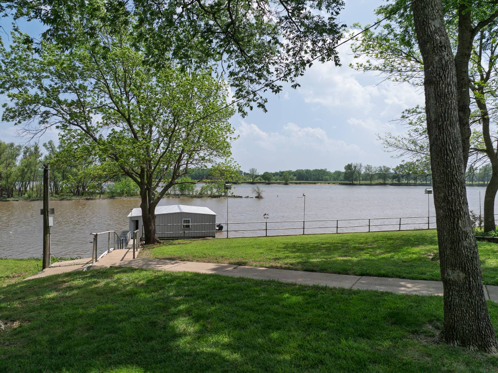 501 Leisure Land PL