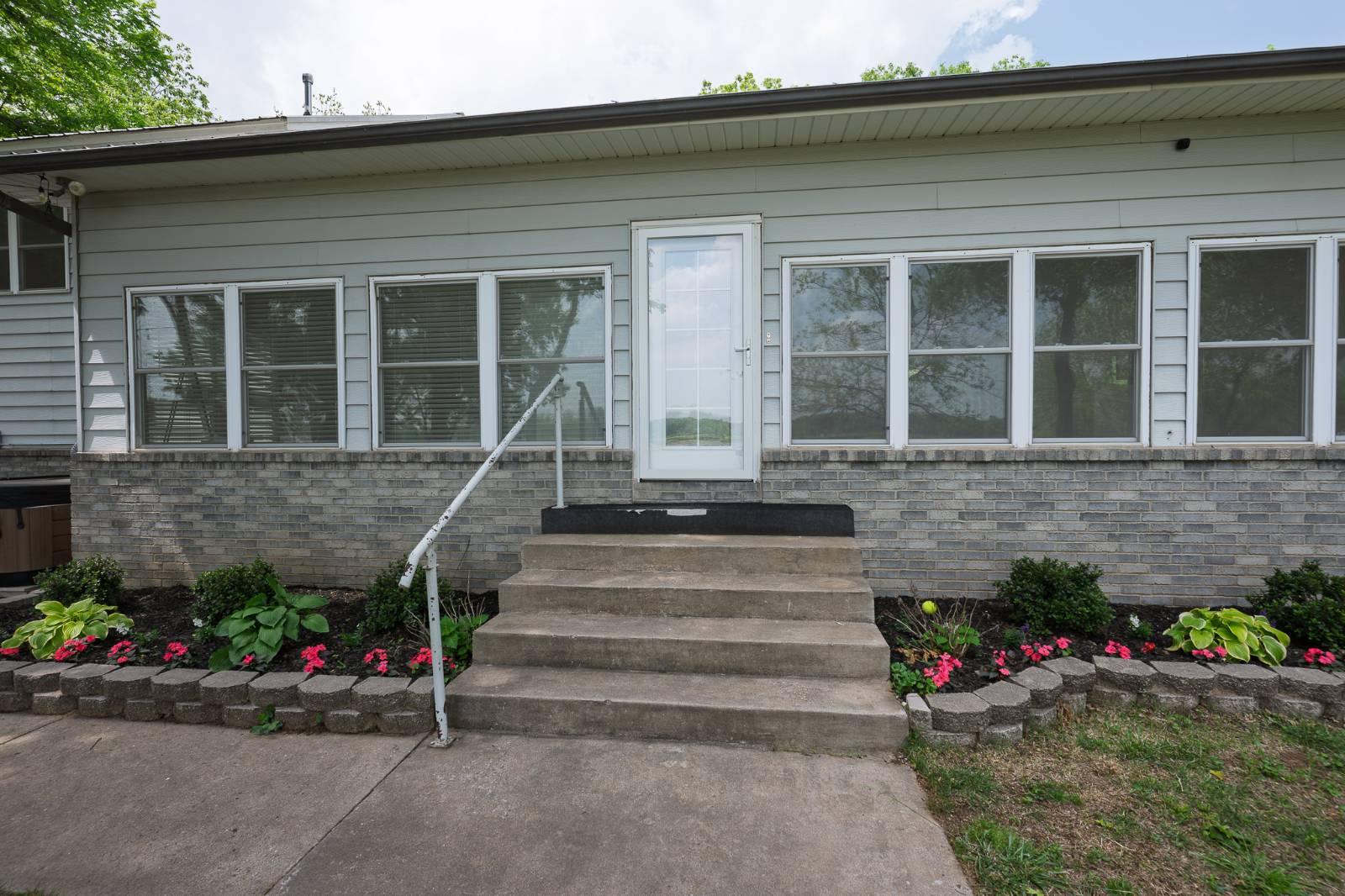 501 Leisure Land PL