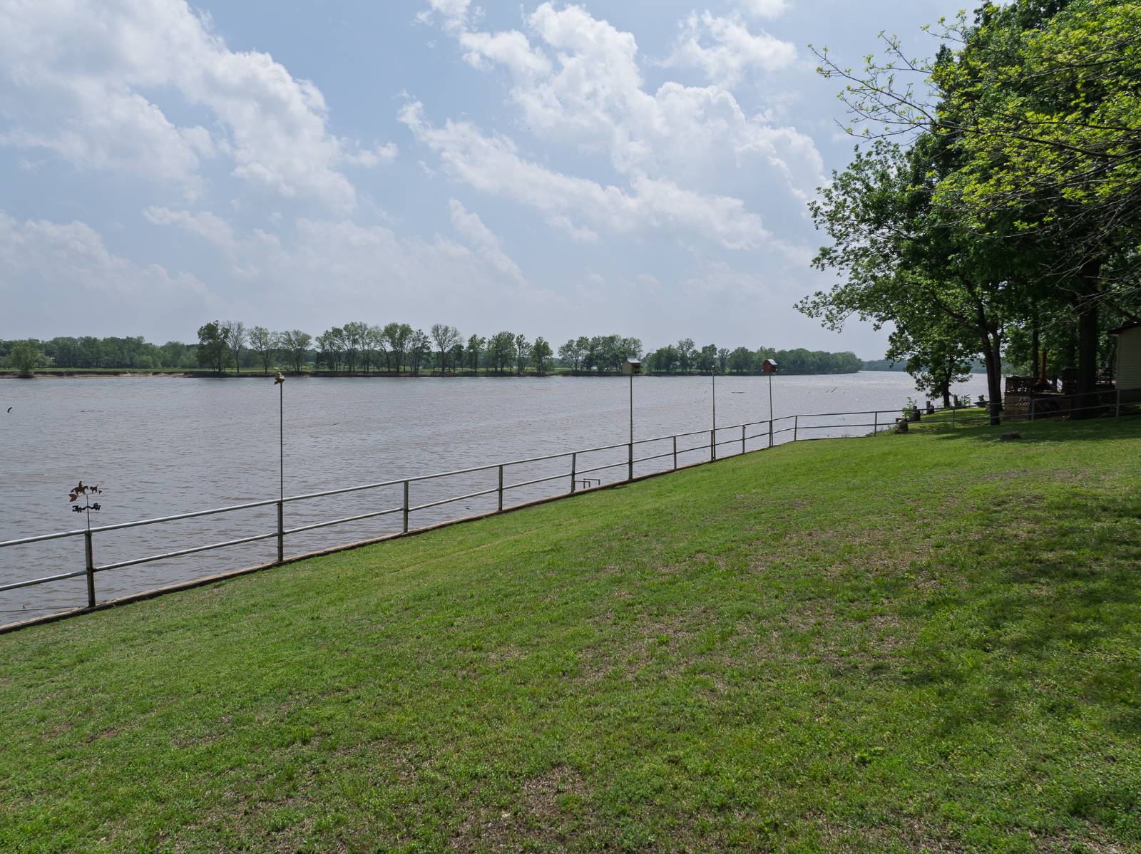 501 Leisure Land PL