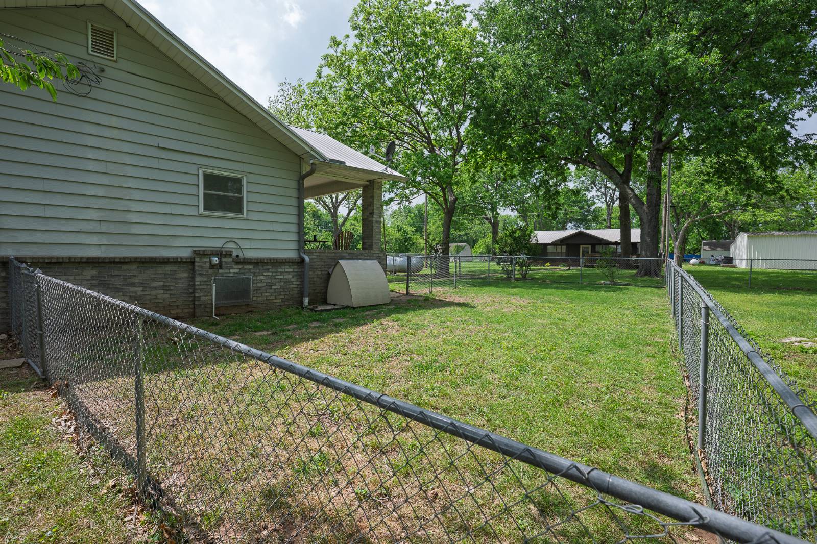 501 Leisure Land PL