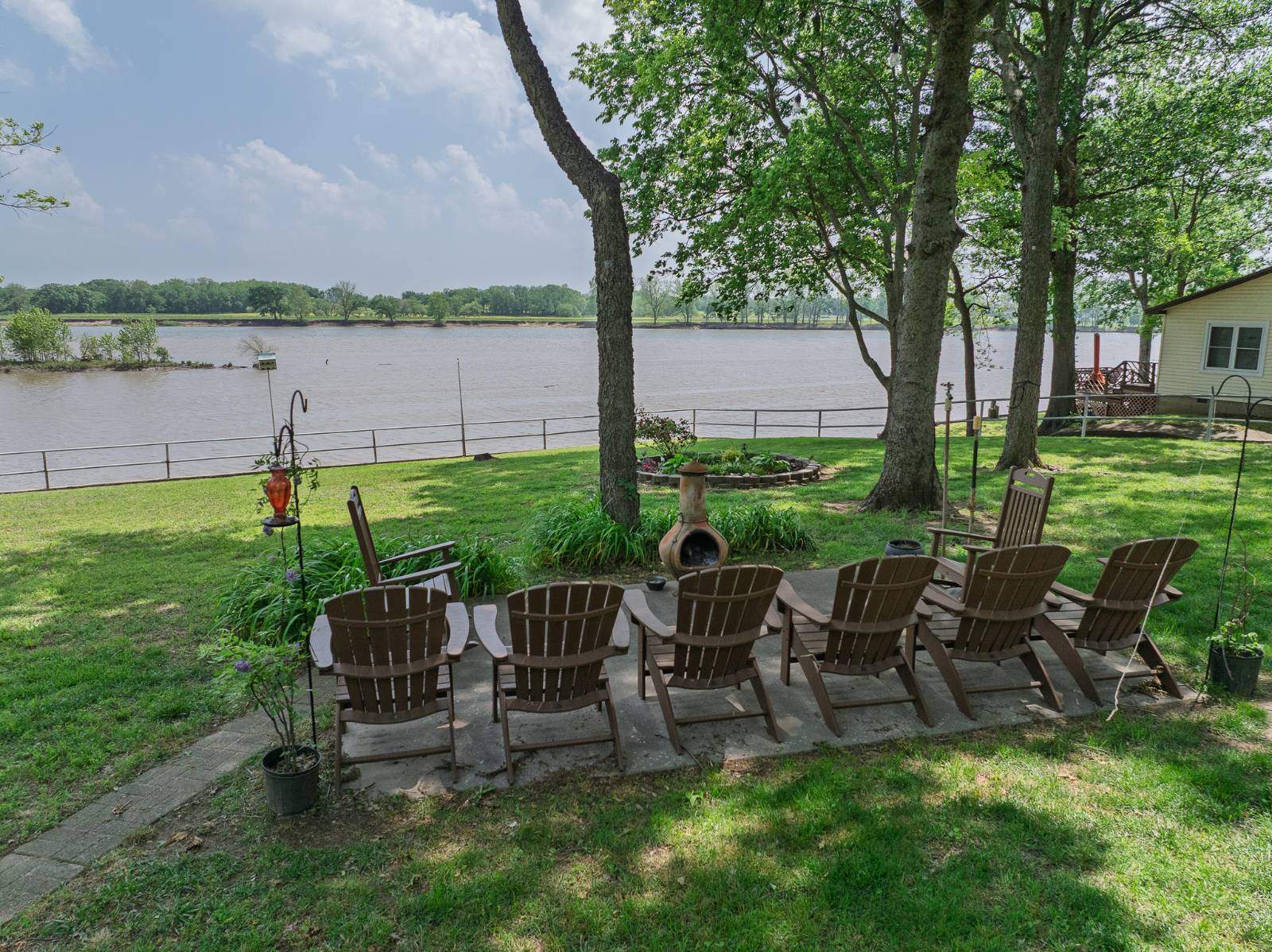 501 Leisure Land PL