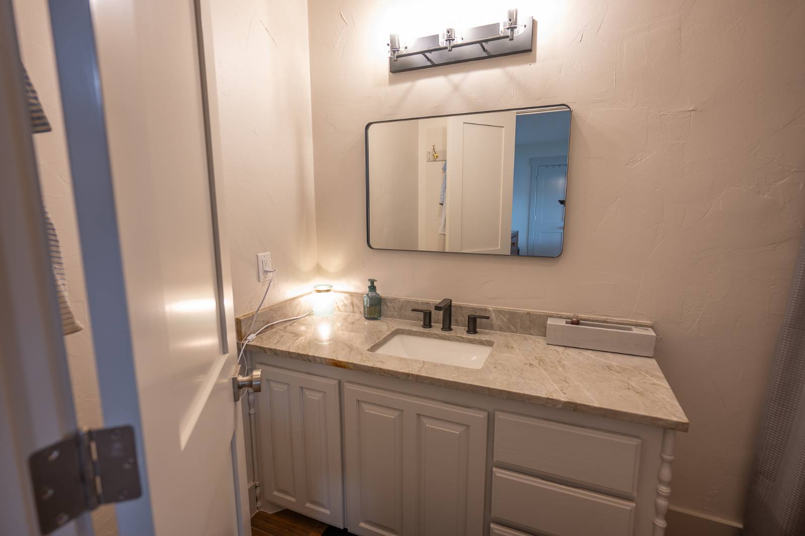 501 Leisure Land PL