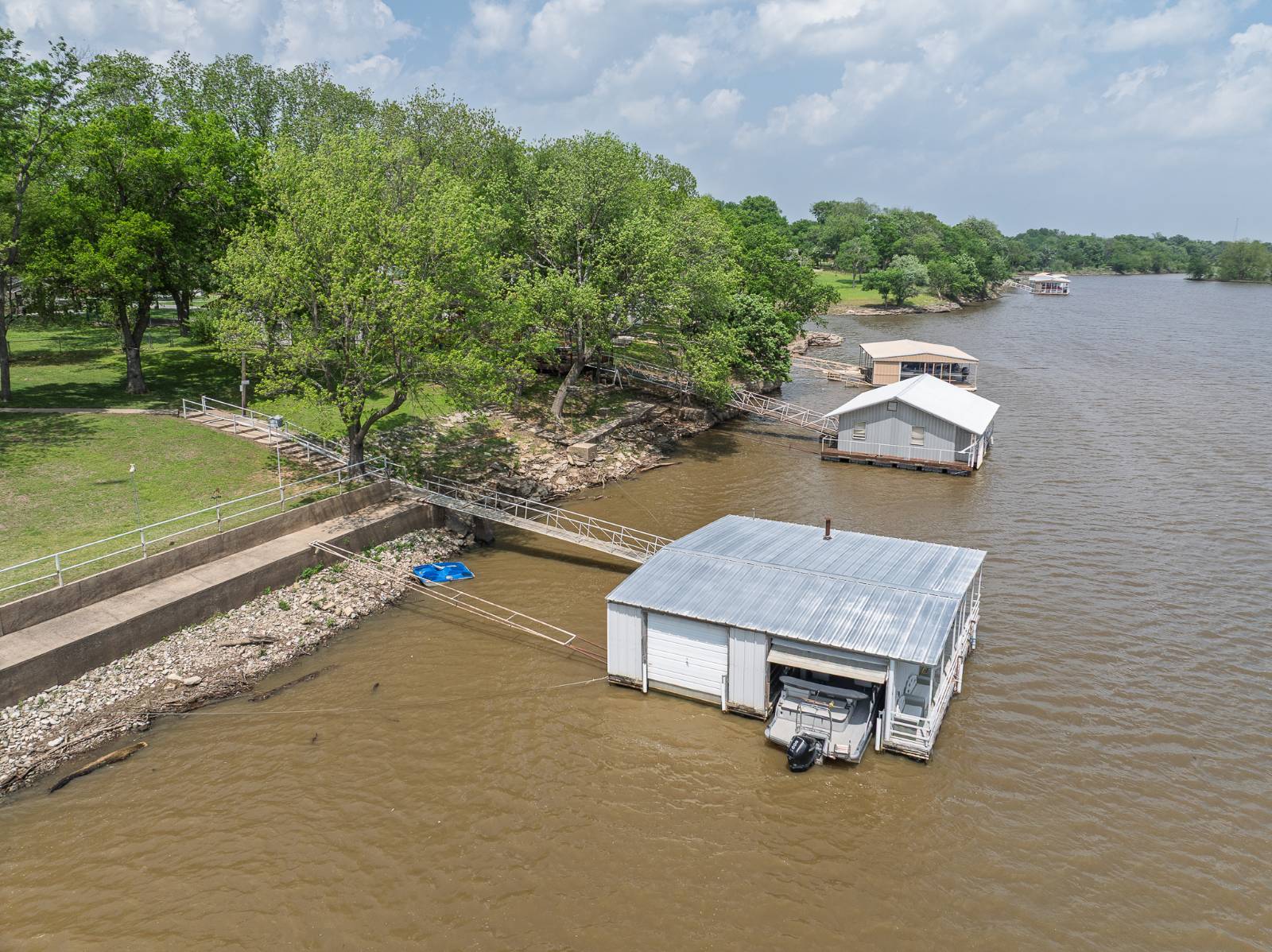 501 Leisure Land PL