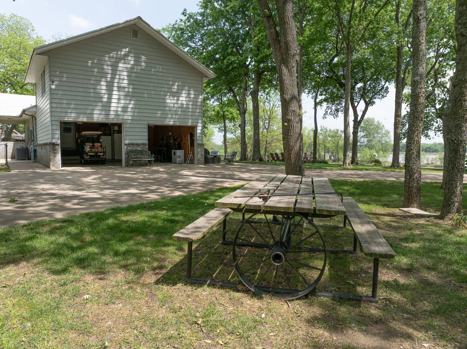 501 Leisure Land PL