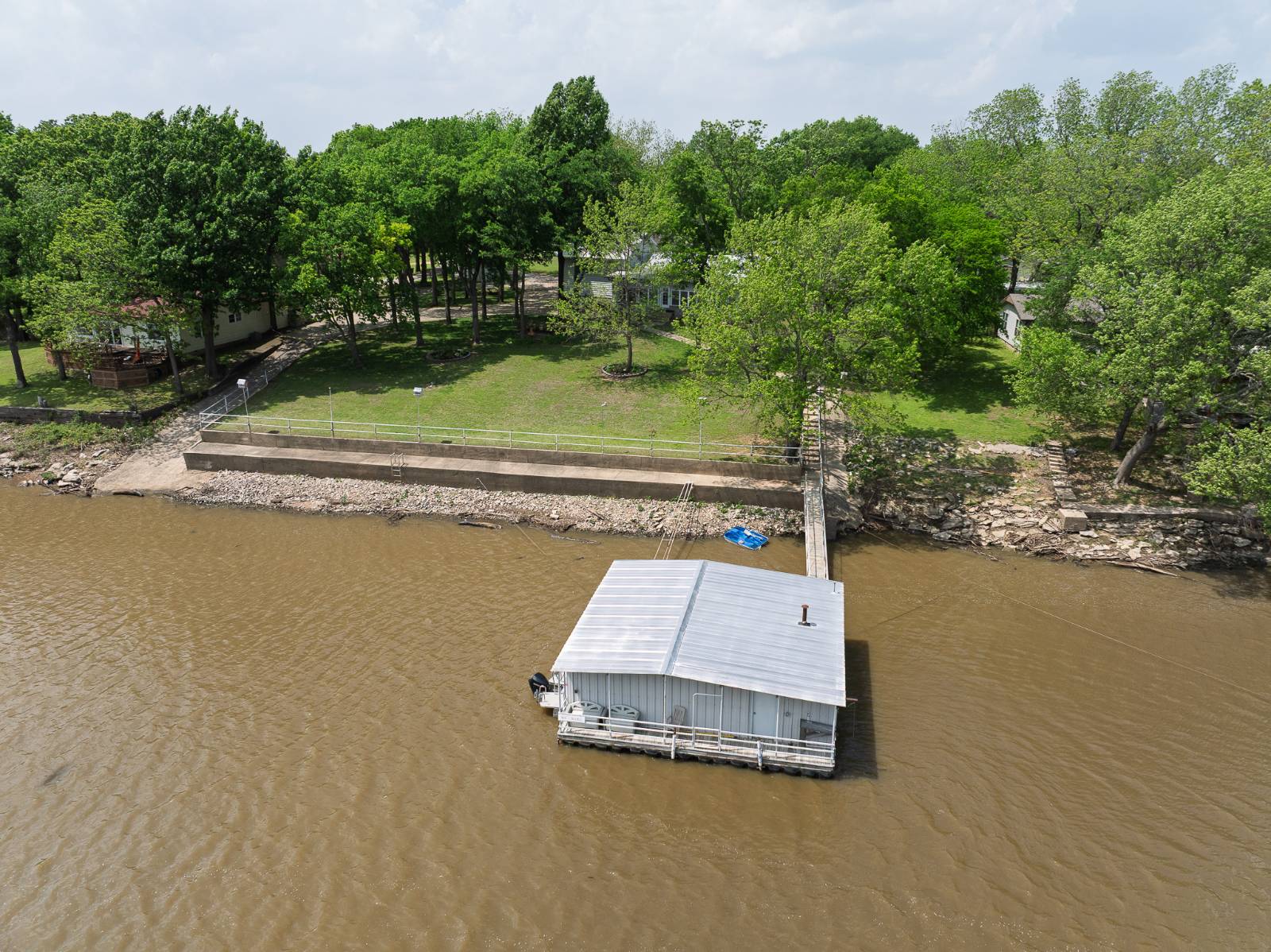 501 Leisure Land PL