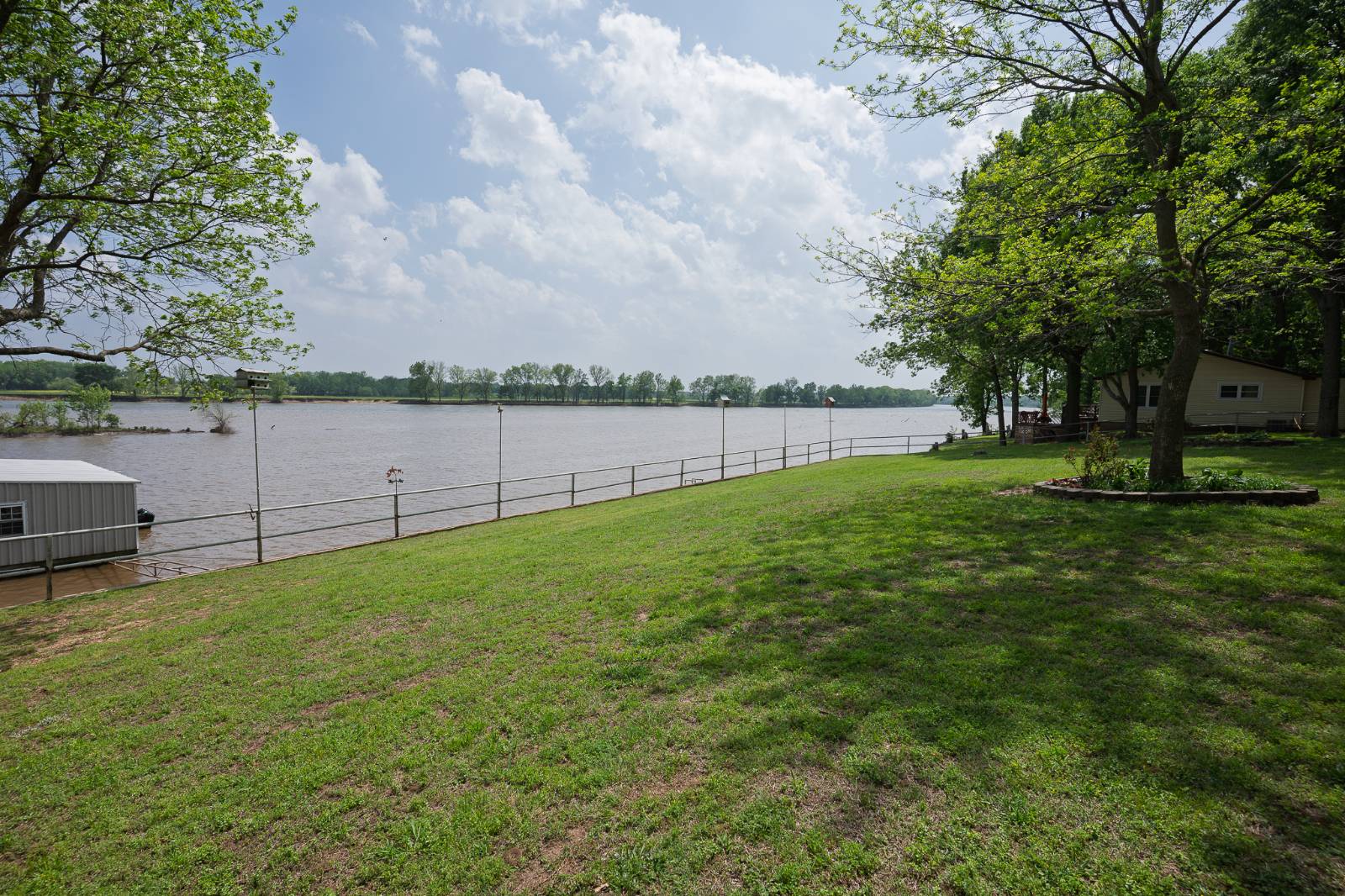 501 Leisure Land PL