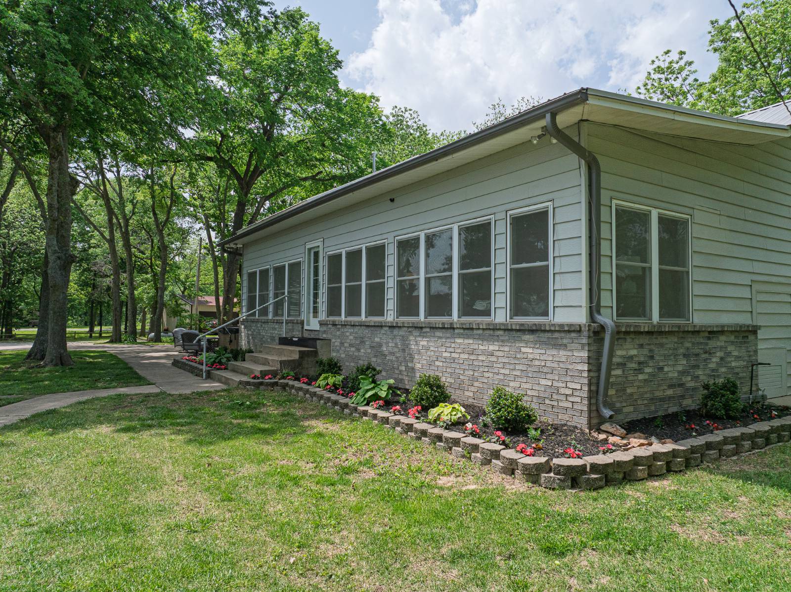 501 Leisure Land PL