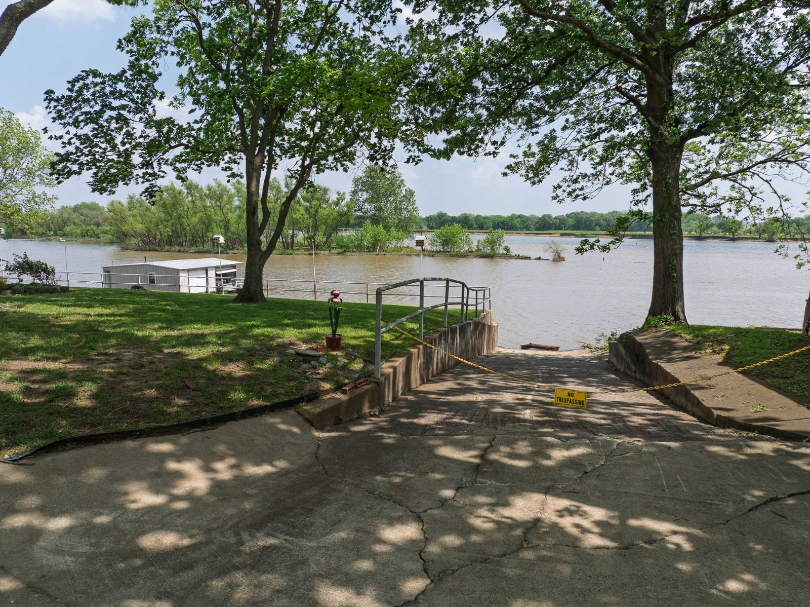 501 Leisure Land PL