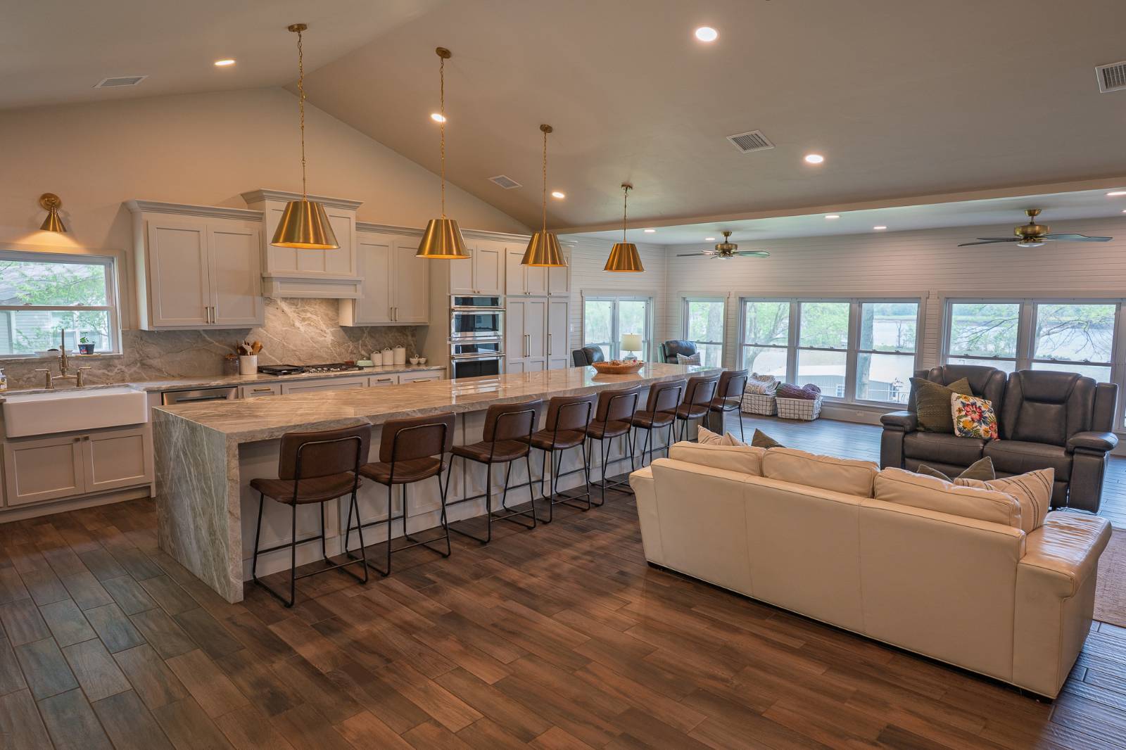 501 Leisure Land PL