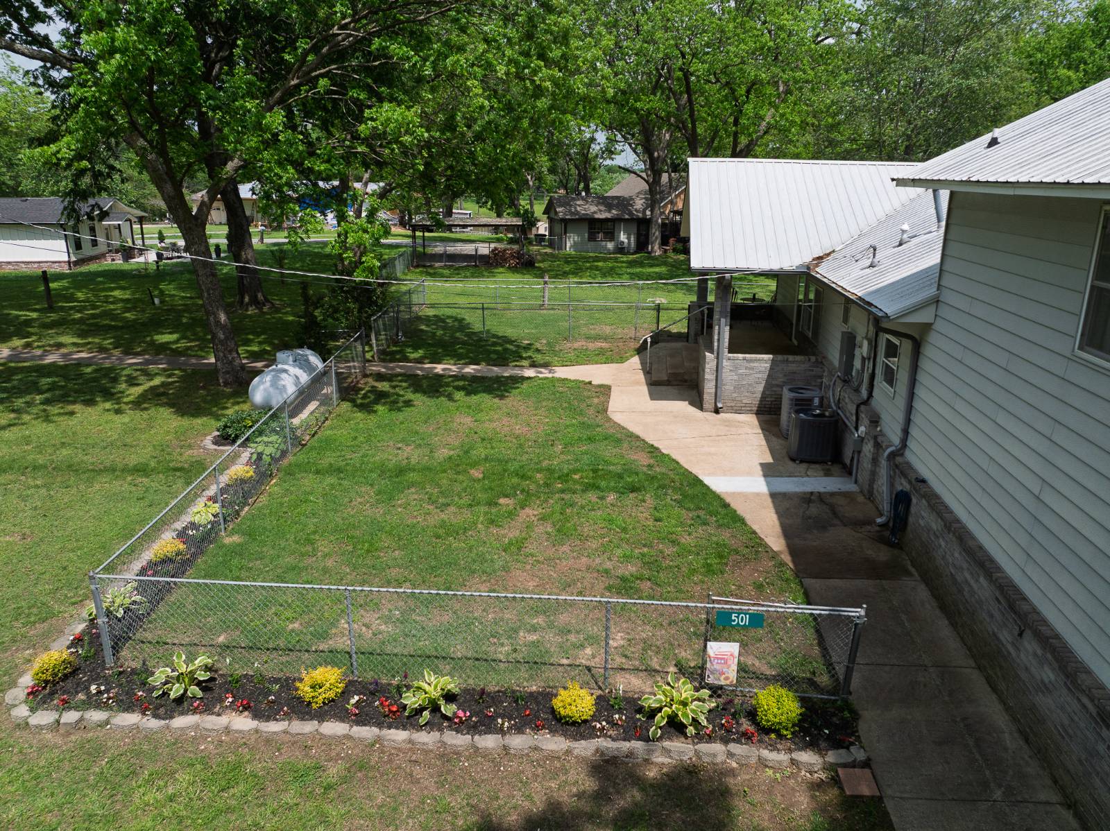 501 Leisure Land PL