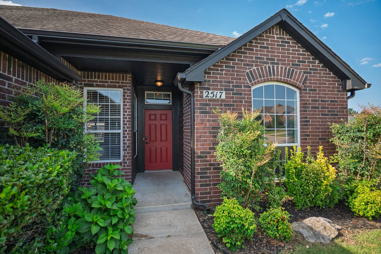 2517 W Ocala ST