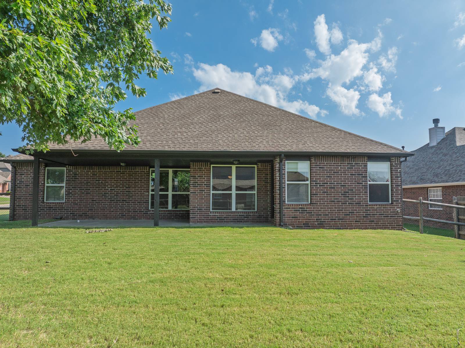 2517 W Ocala ST