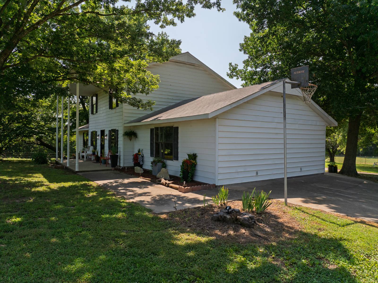 3574 East 520