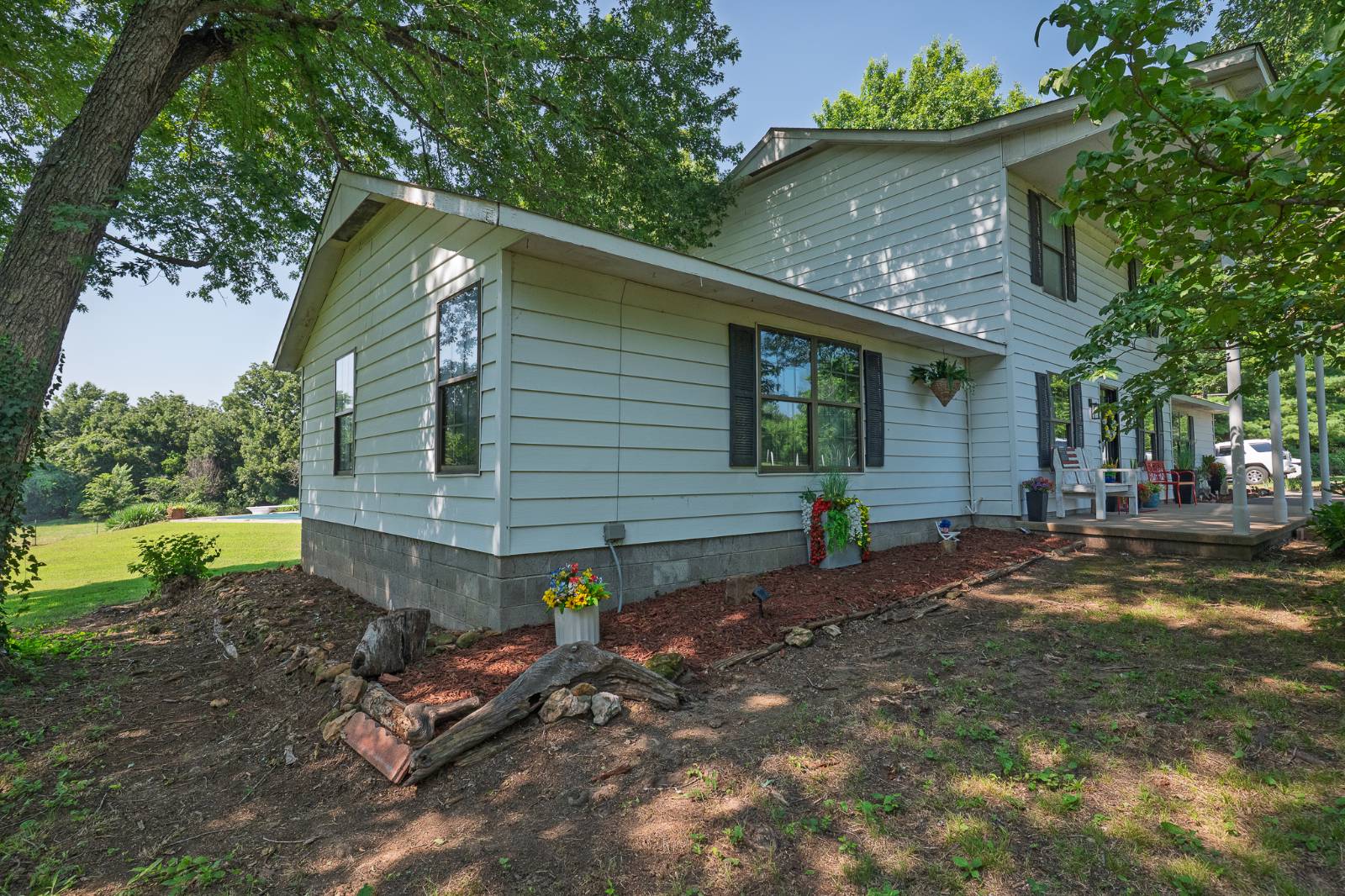 3574 East 520