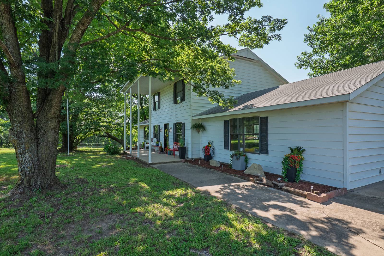 3574 East 520