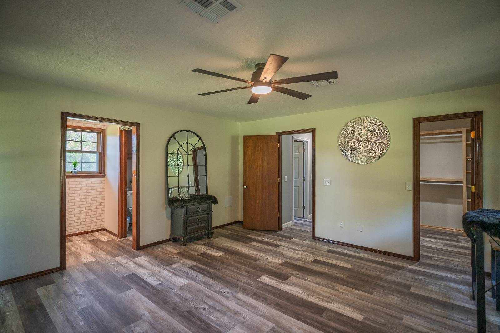 3574 East 520