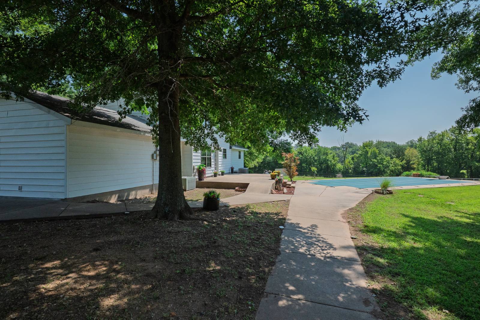 3574 East 520