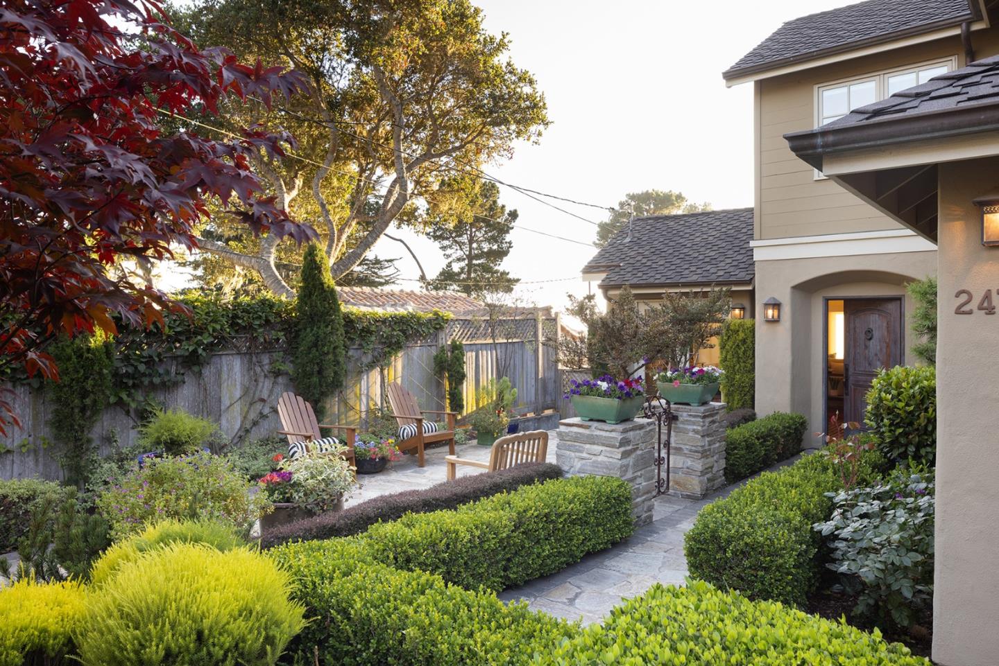 24736 San Carlos Street