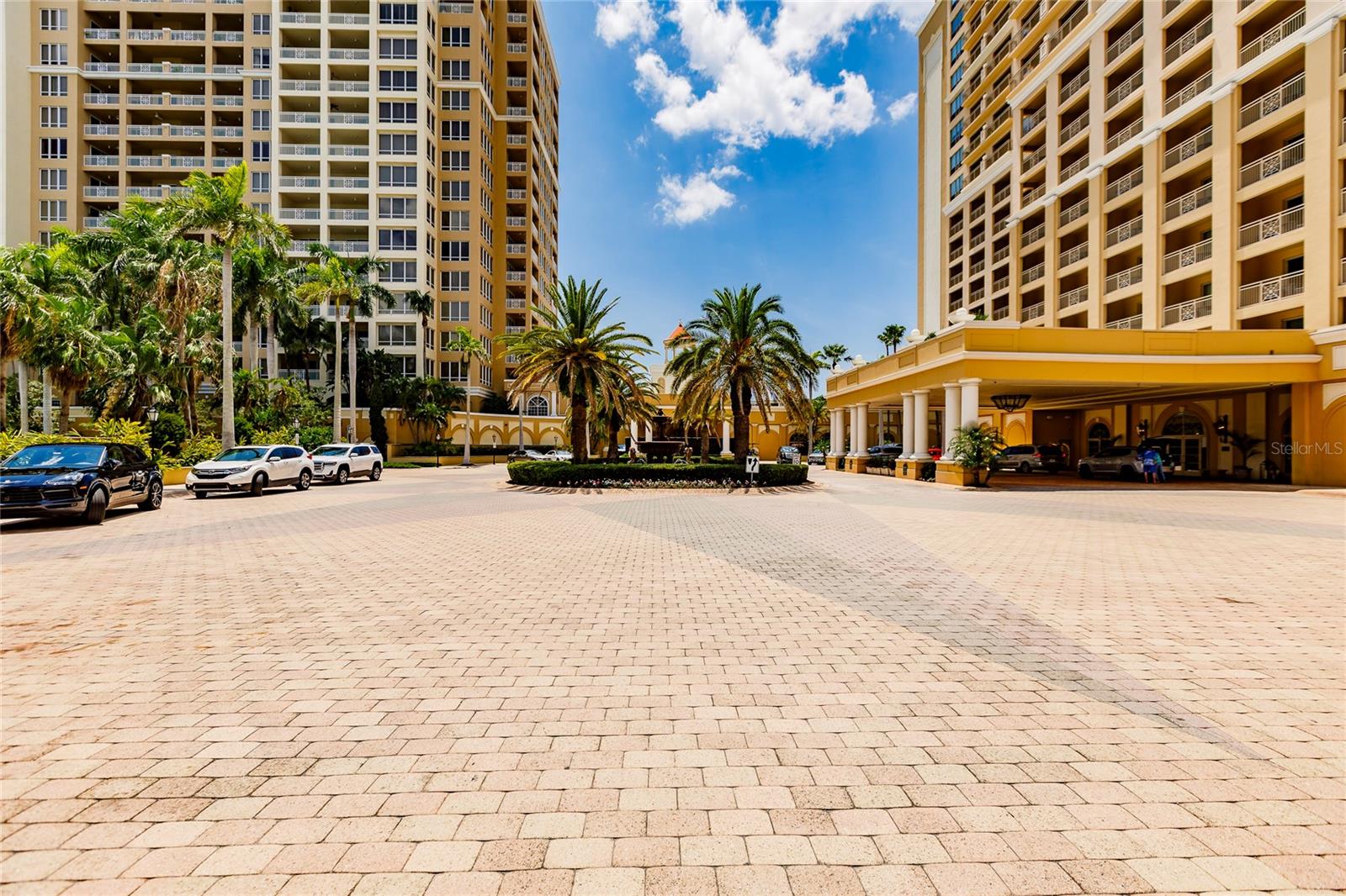 1111 RITZ CARLTON DR #1802