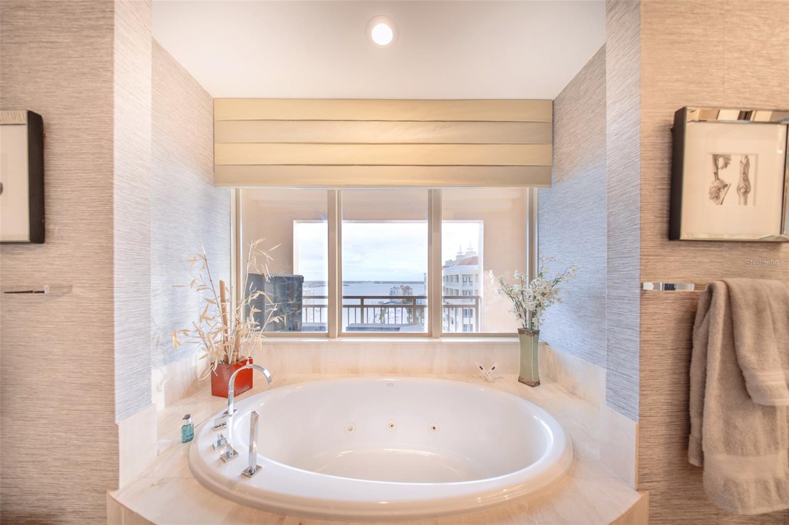 1111 RITZ CARLTON DR #1802