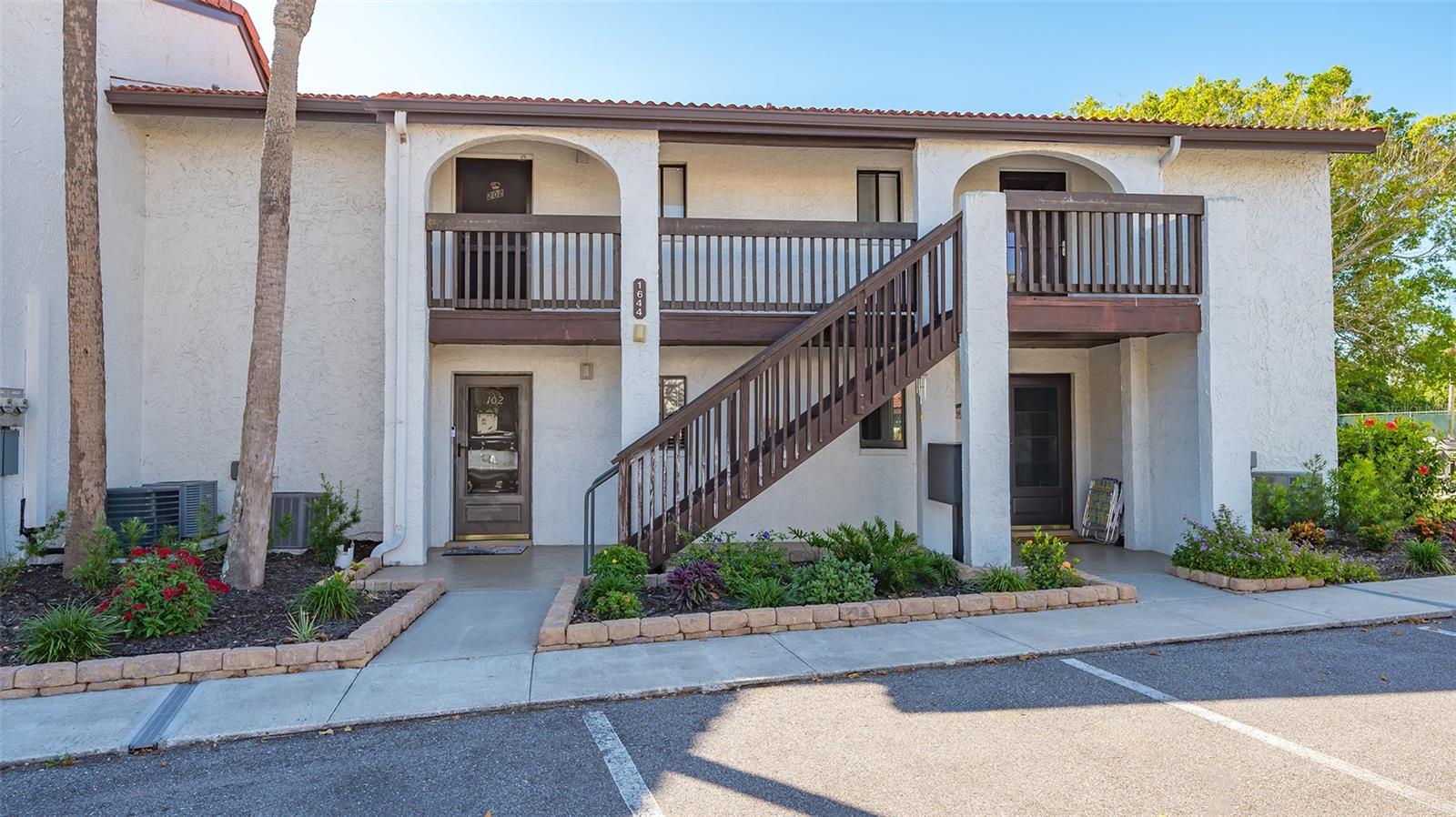 1644 STICKNEY POINT RD #102