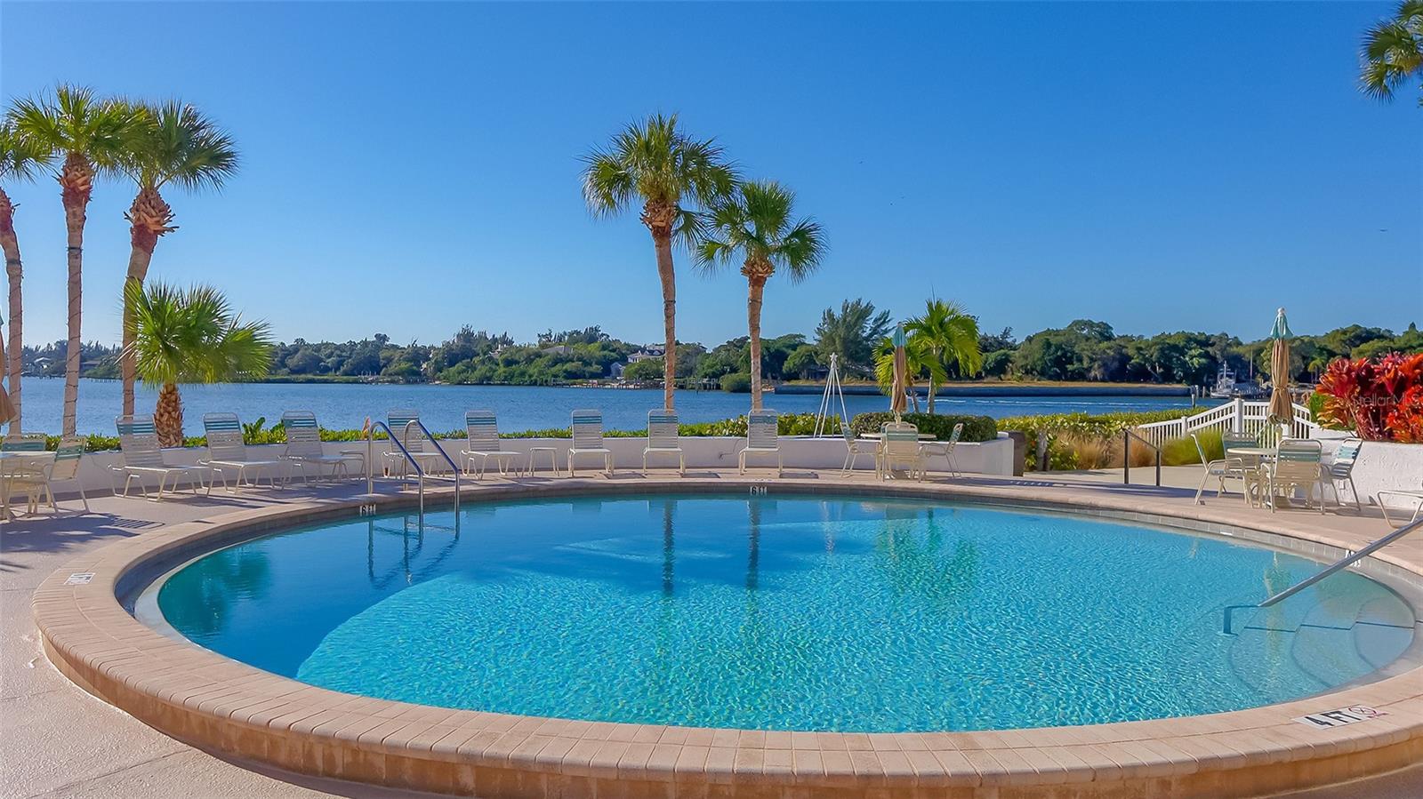 1644 STICKNEY POINT RD #102