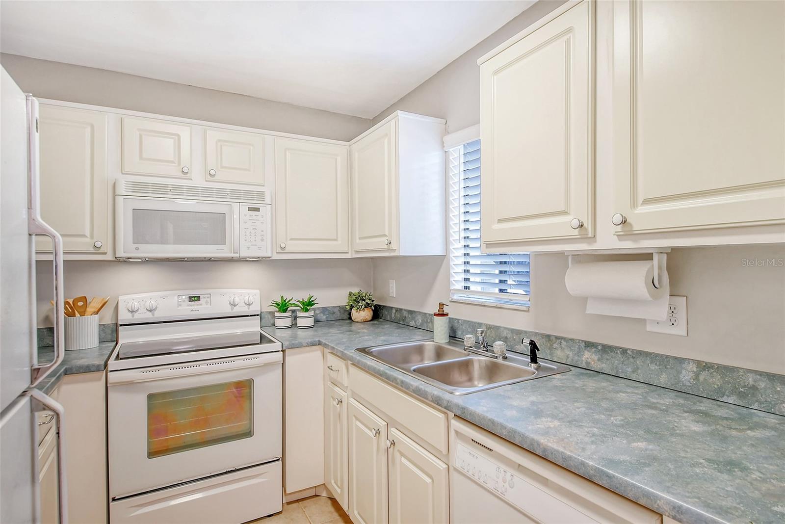 1644 STICKNEY POINT RD #102