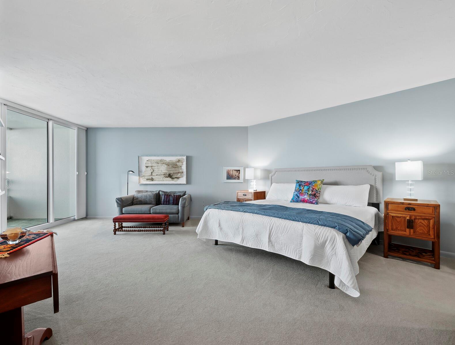 988 BLVD OF THE ARTS #1712