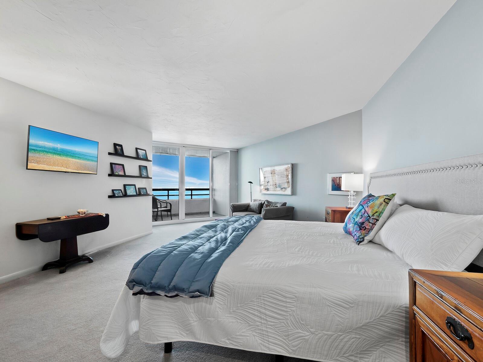 988 BLVD OF THE ARTS #1712