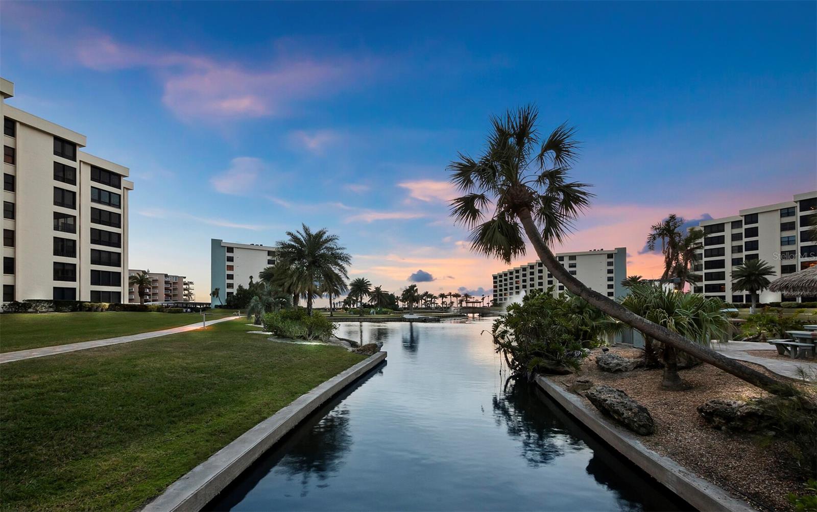 5780 MIDNIGHT PASS RD #609