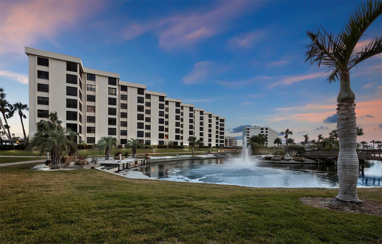 5780 MIDNIGHT PASS RD #609