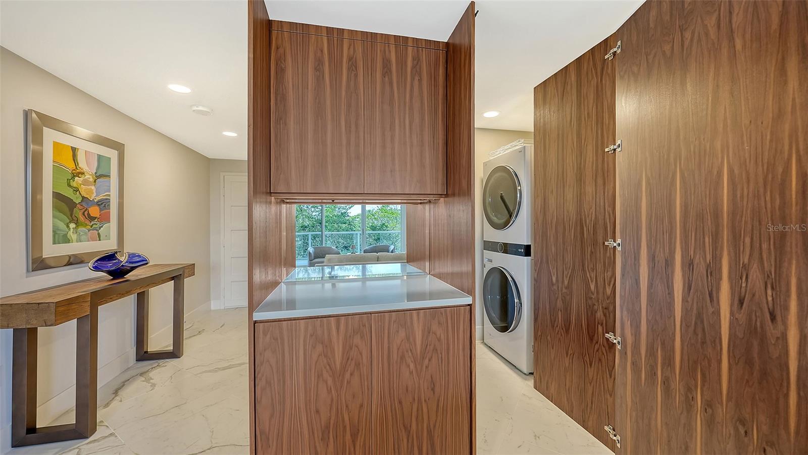 1800 BENJAMIN FRANKLIN DR #B208