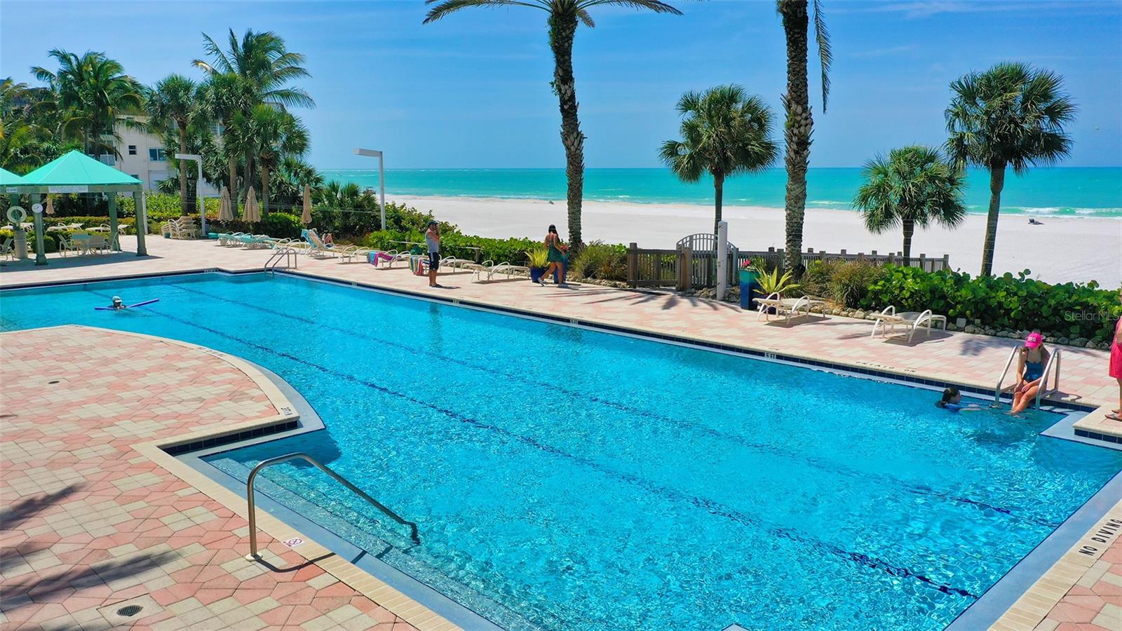 1800 BENJAMIN FRANKLIN DR #B208