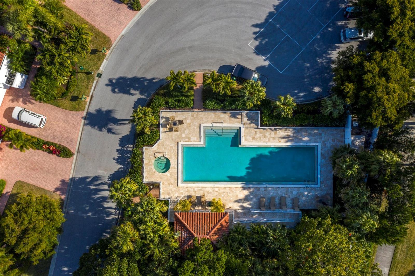 2282 HARBOUR COURT DR