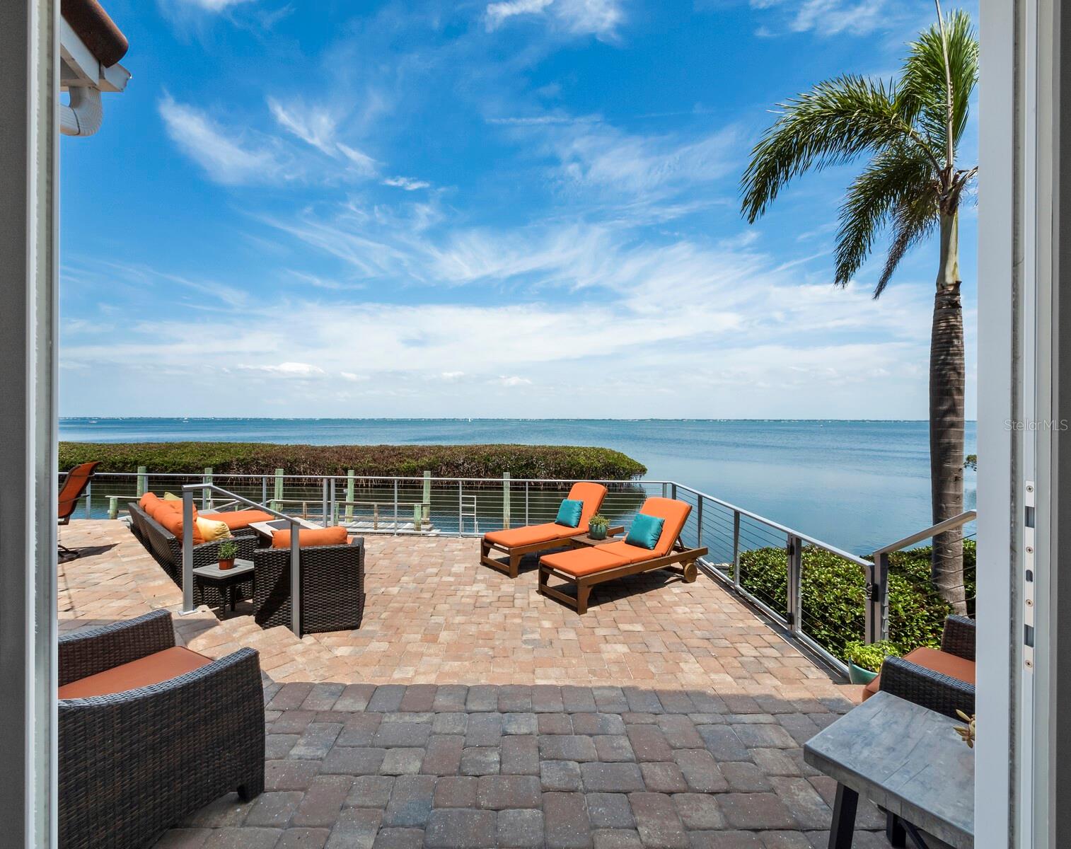 2282 HARBOUR COURT DR