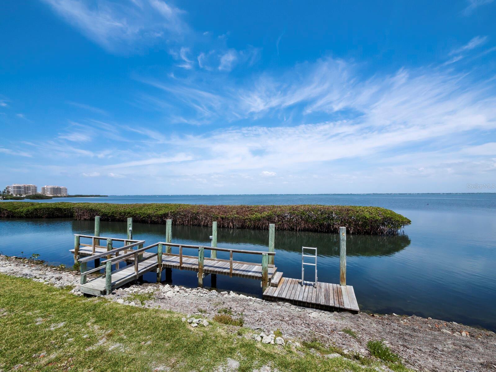 2282 HARBOUR COURT DR