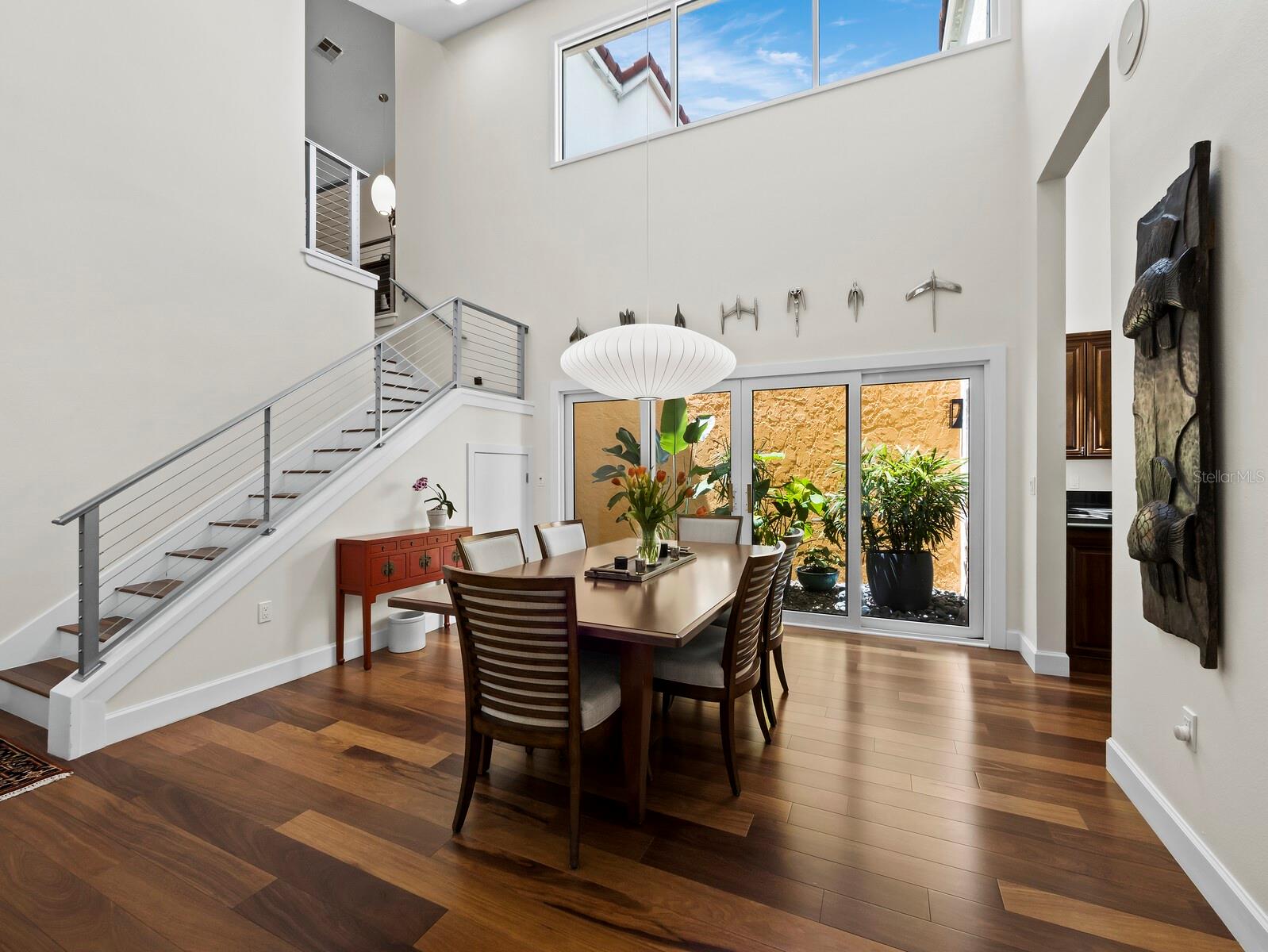 2282 HARBOUR COURT DR