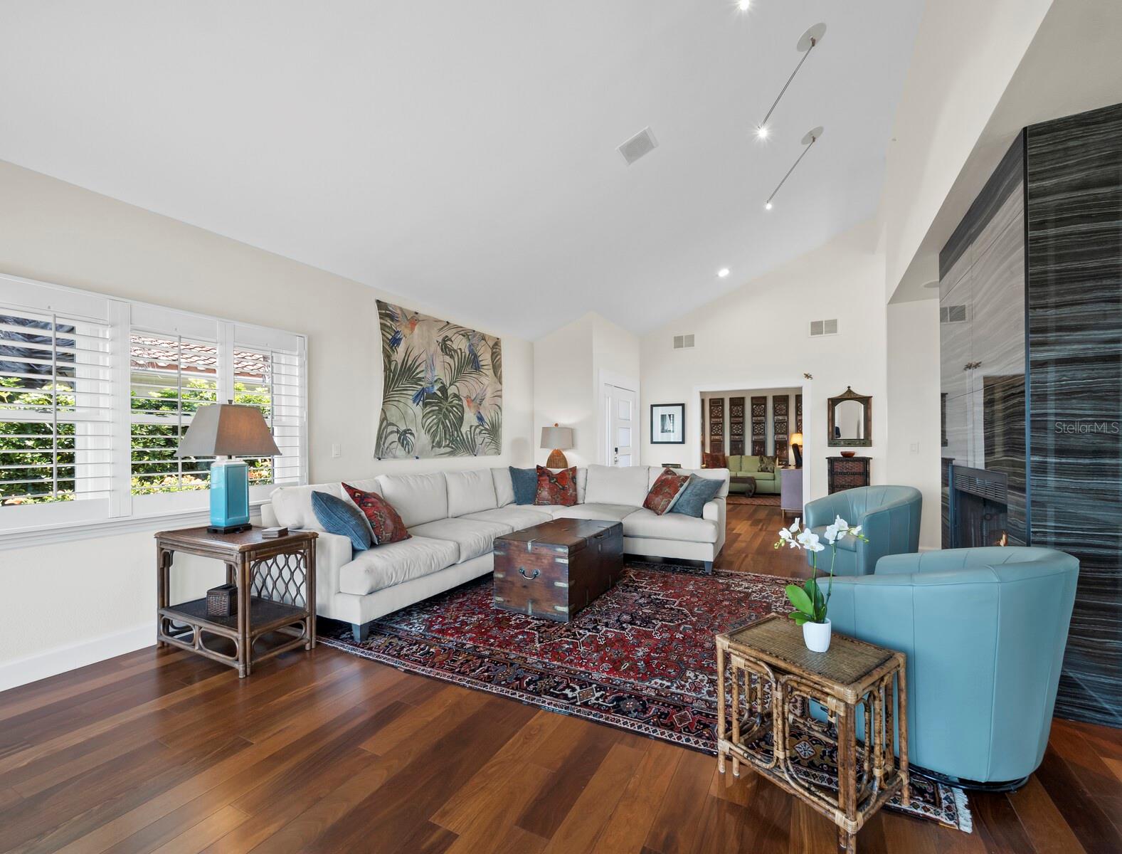 2282 HARBOUR COURT DR